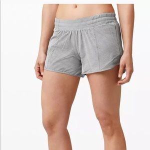 Lululemon Hottie hot Shorts 4”